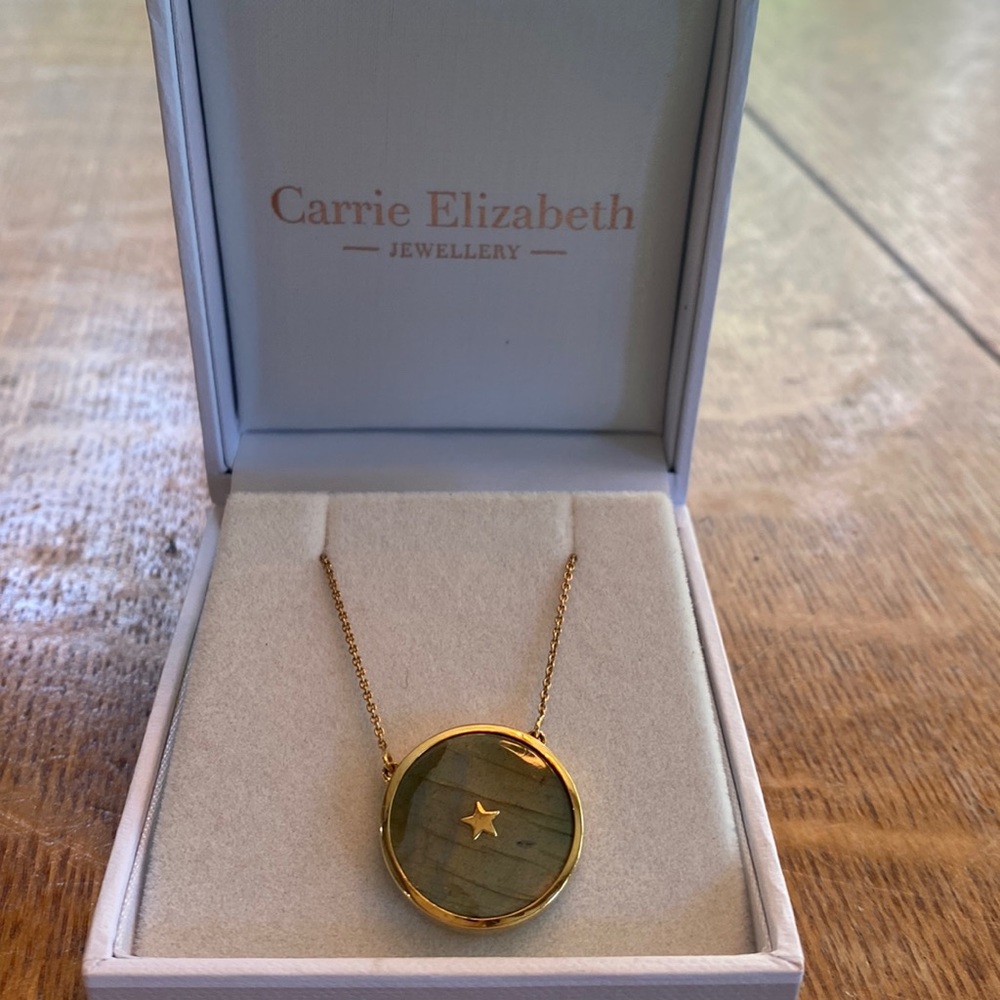 Carrie Elizabeth Jewellery Night Sky Labradorite Pendant in Gold Vermeil